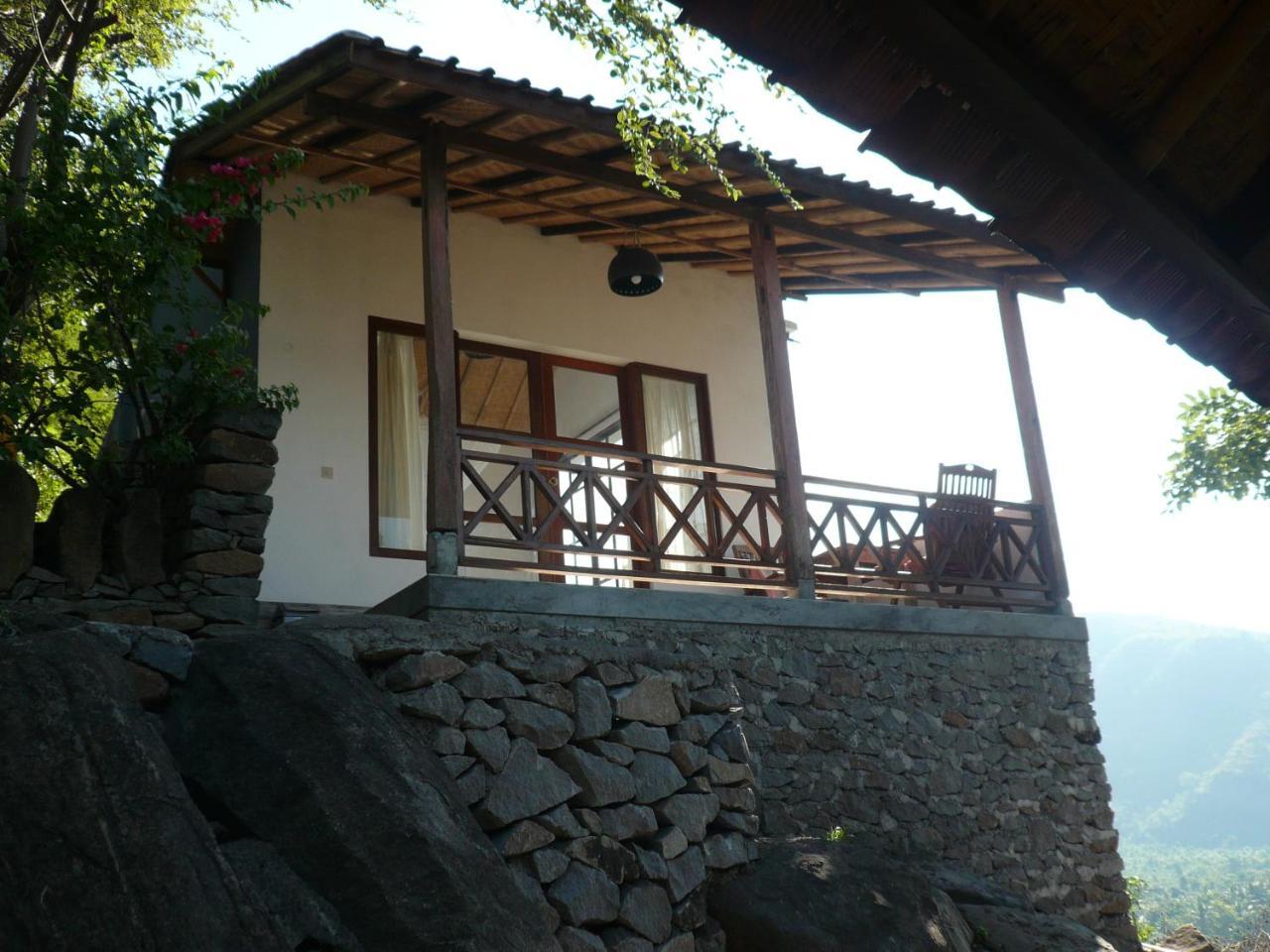 Wawa Wewe Rock Hotel Amed Buitenkant foto